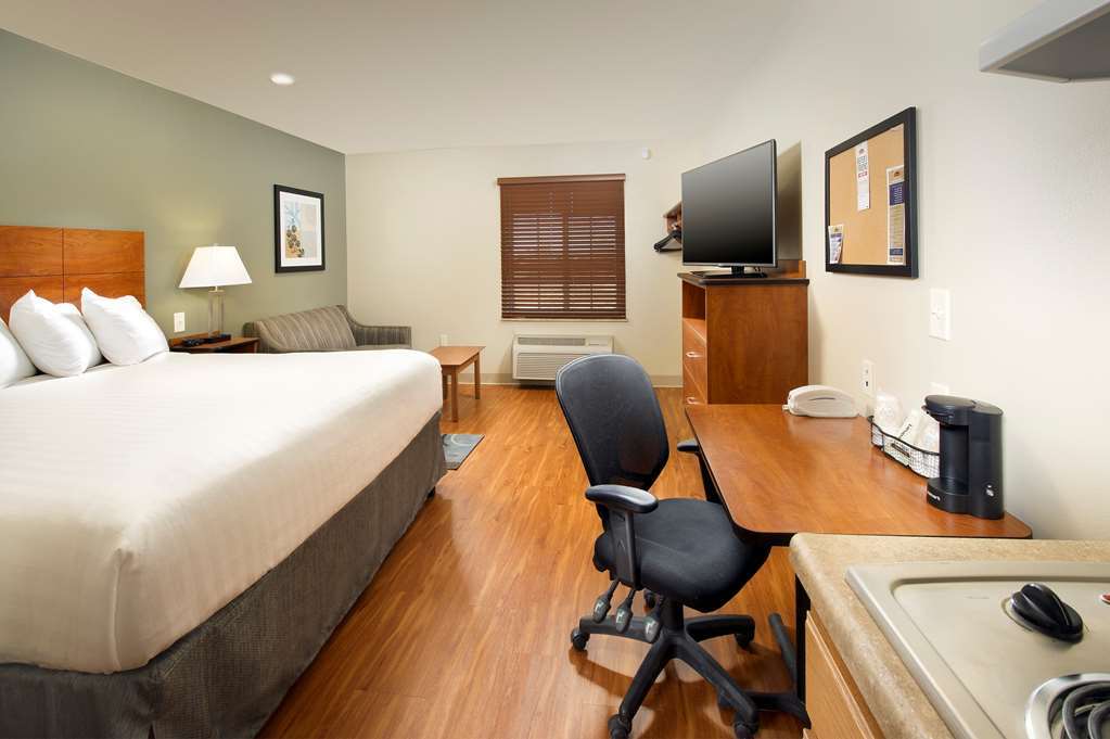 Extended Stay America Select Suites - Wichita - Airport Номер фото