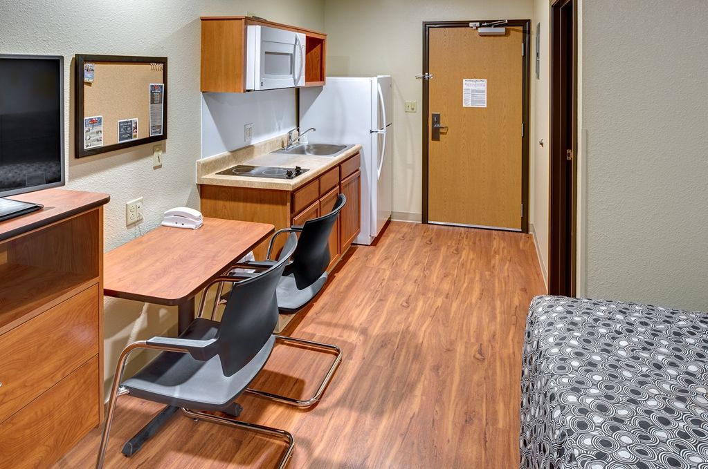 Extended Stay America Select Suites - Wichita - Airport Номер фото